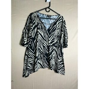 Linda Matthews New York Zebra Print V-Neck Blouse Black White Size 2X Gold Bar
